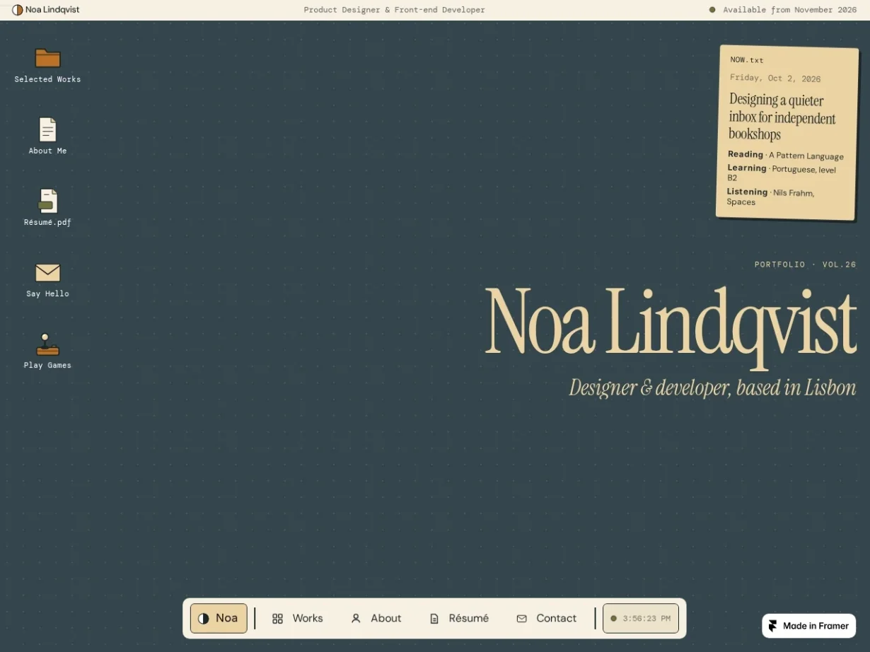 Vintage OS: a retro desktop with file icons down the left, a sticky note window and a taskbar with a live clock.